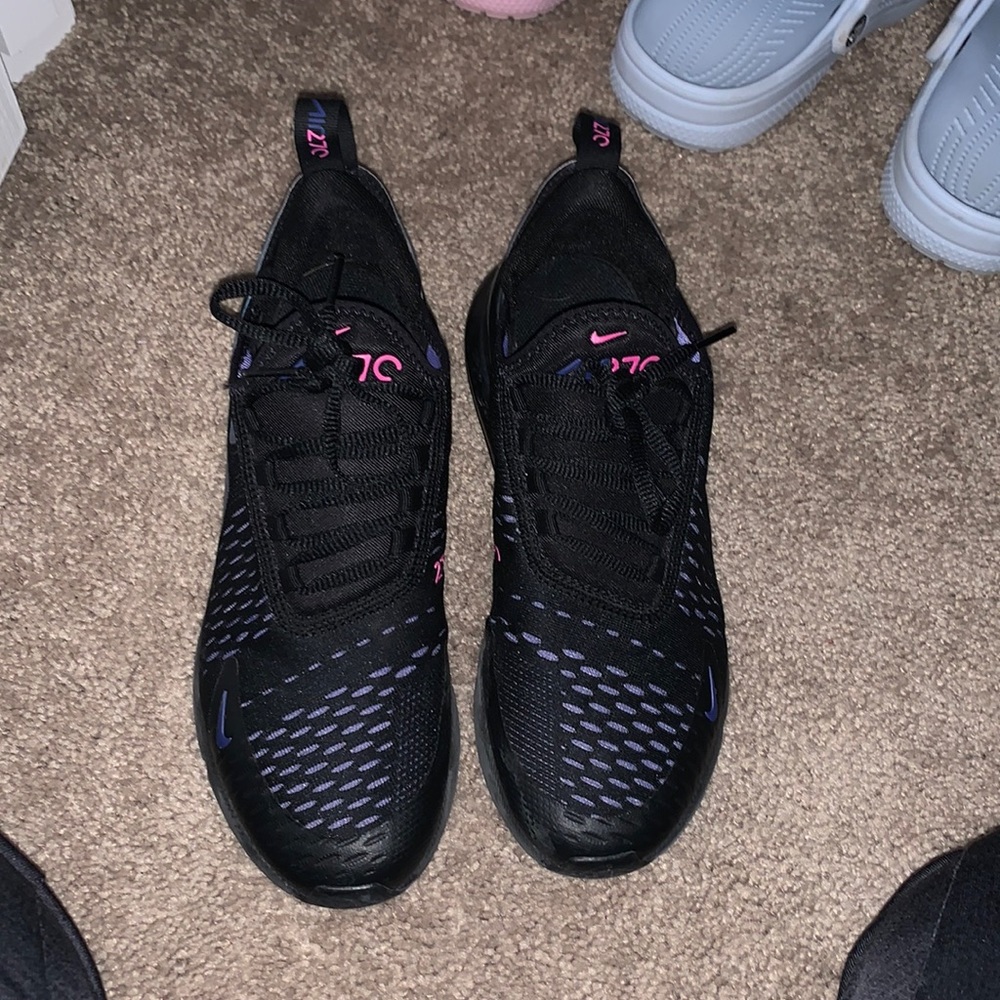 Nike 270s size 5.5Y (fit me and I’m a 6WOMENS)